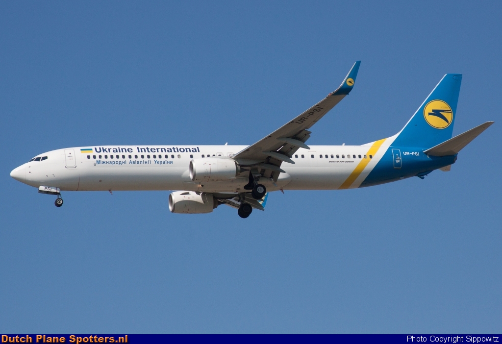 UR-PSI Boeing 737-900 Ukraine International Airlines by Sippowitz