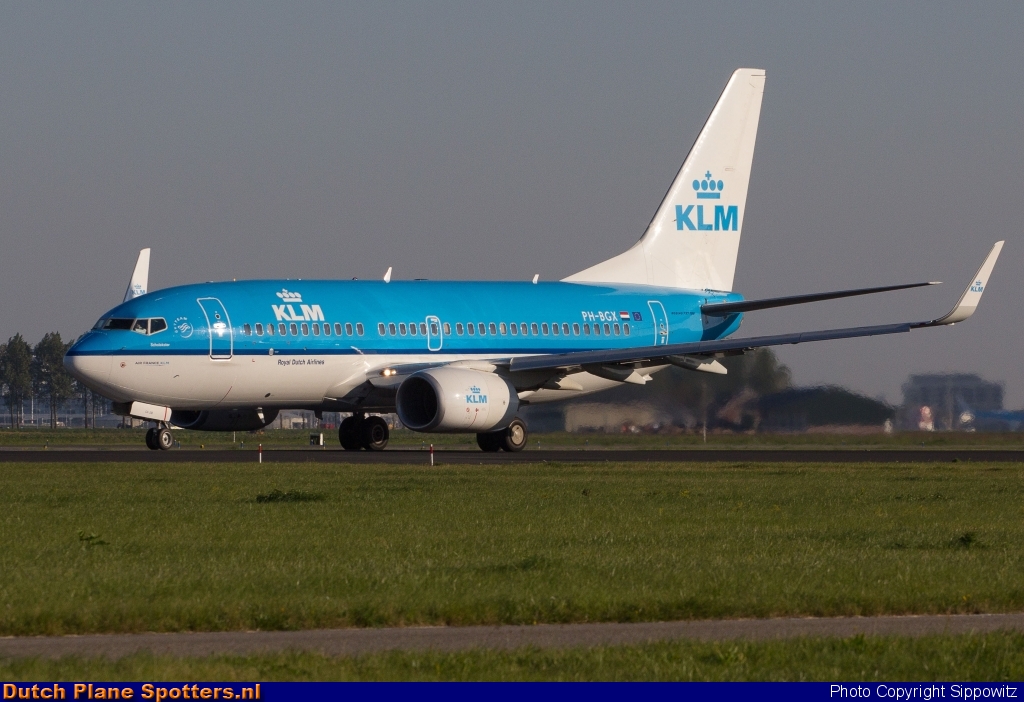 PH-BGX Boeing 737-700 KLM Royal Dutch Airlines by Sippowitz