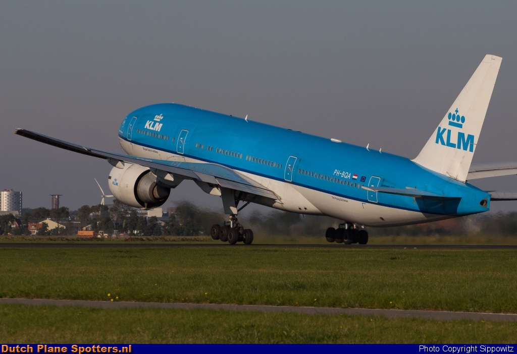 PH-BQA Boeing 777-200 KLM Royal Dutch Airlines by Sippowitz