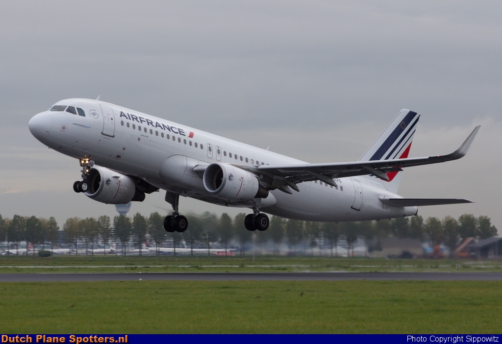 F-HEPG Airbus A320 Air France by Sippowitz