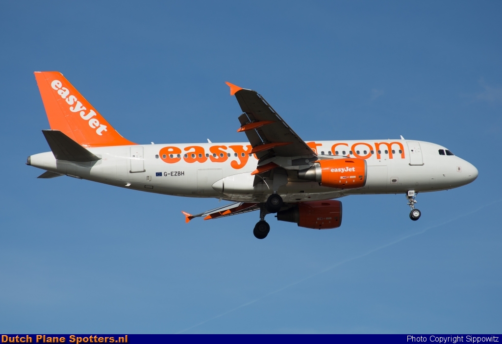 G-EZBH Airbus A319 easyJet by Sippowitz