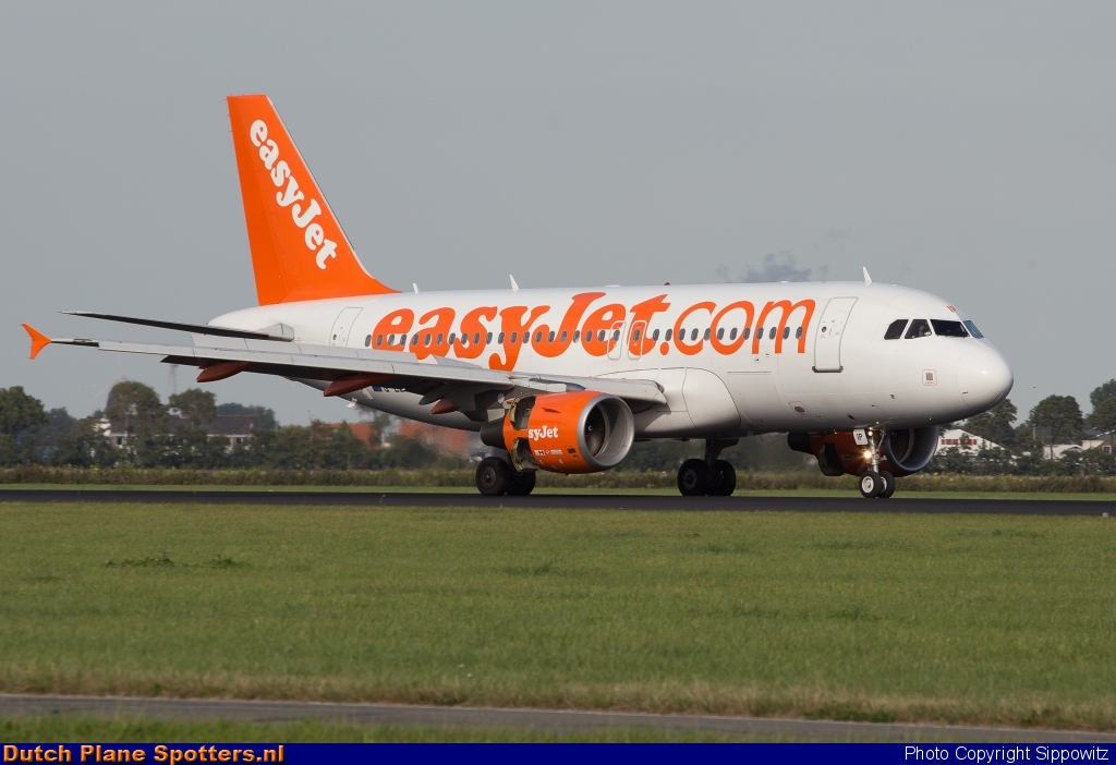 G-EZIP Airbus A319 easyJet by Sippowitz
