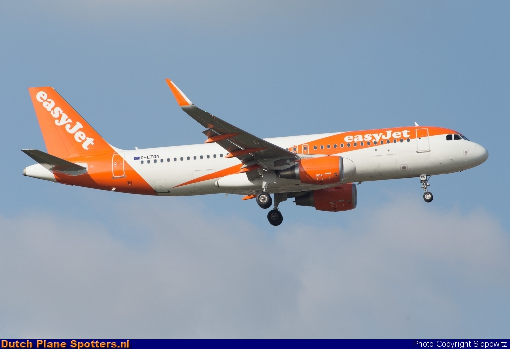 G-EZON Airbus A320 easyJet by Sippowitz