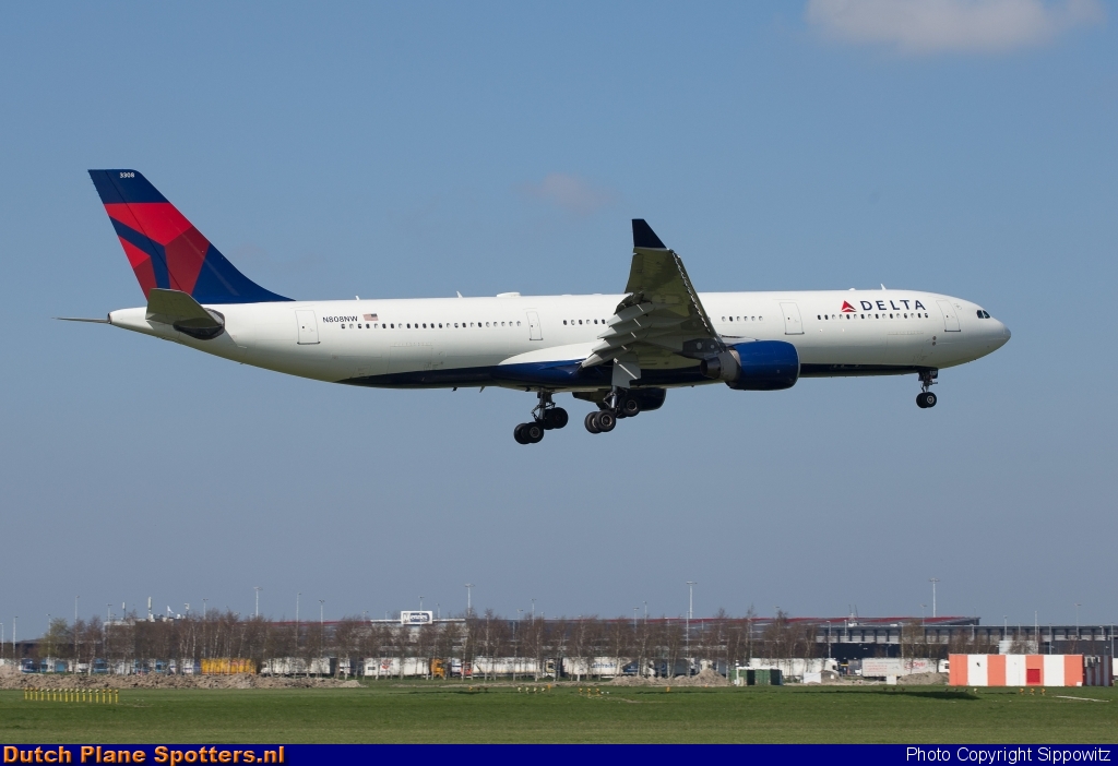 N808NW Airbus A330-300 Delta Airlines by Sippowitz