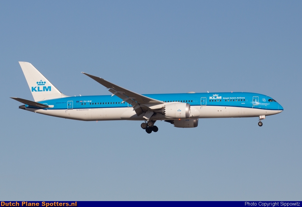 PH-BHE Boeing 787-9 Dreamliner KLM Royal Dutch Airlines by Sippowitz