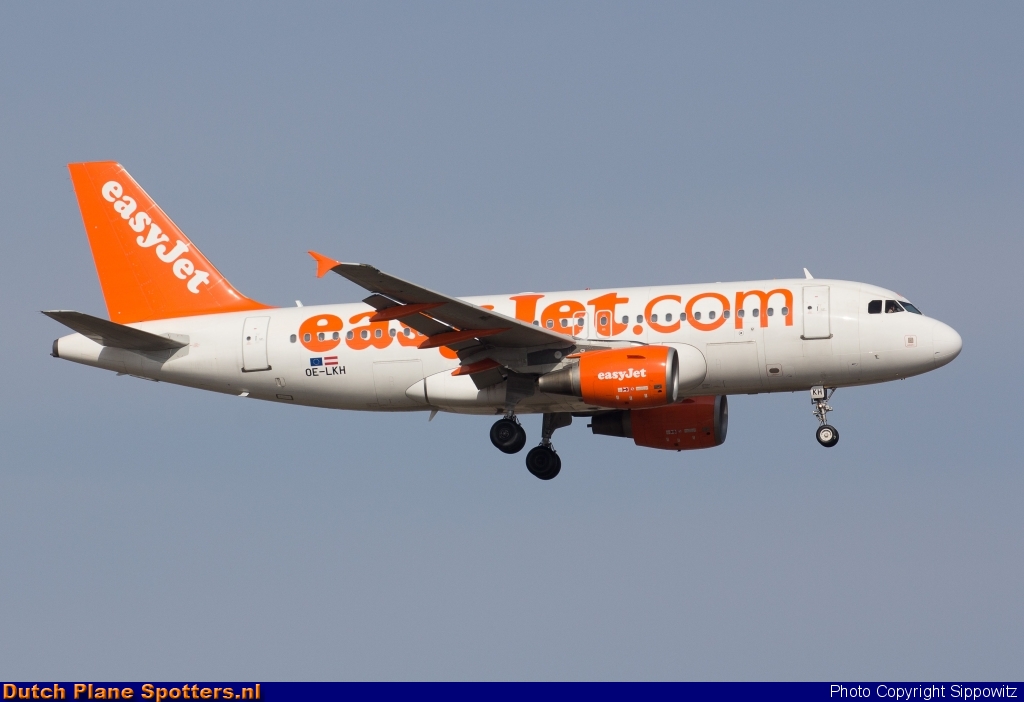 OE-LKH Airbus A319 easyJet Europe by Sippowitz