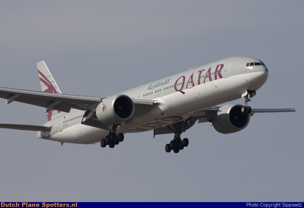A7-BAJ Boeing 777-300 Qatar Airways by Sippowitz