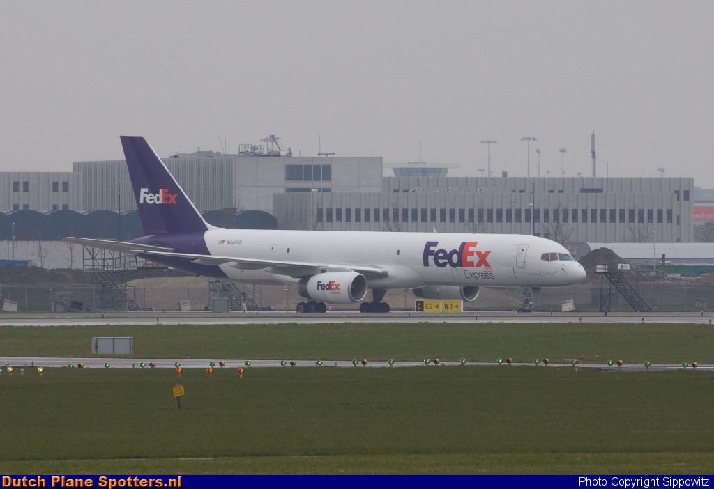 N927FD Boeing 757-200 FedEx by Sippowitz