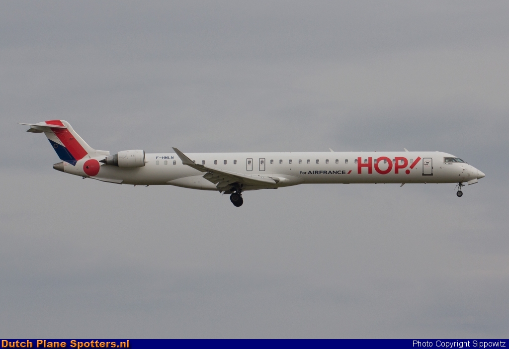 F-HMLN Bombardier Canadair CRJ1000 Hop (Air France) by Sippowitz