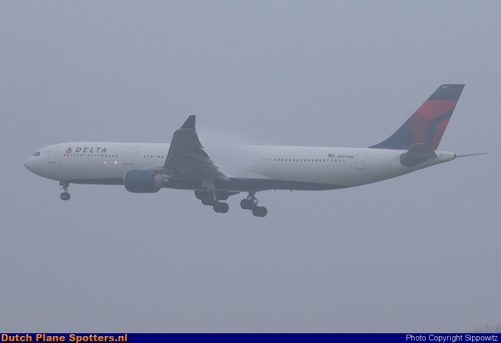 N807NW Airbus A330-300 Delta Airlines by Sippowitz