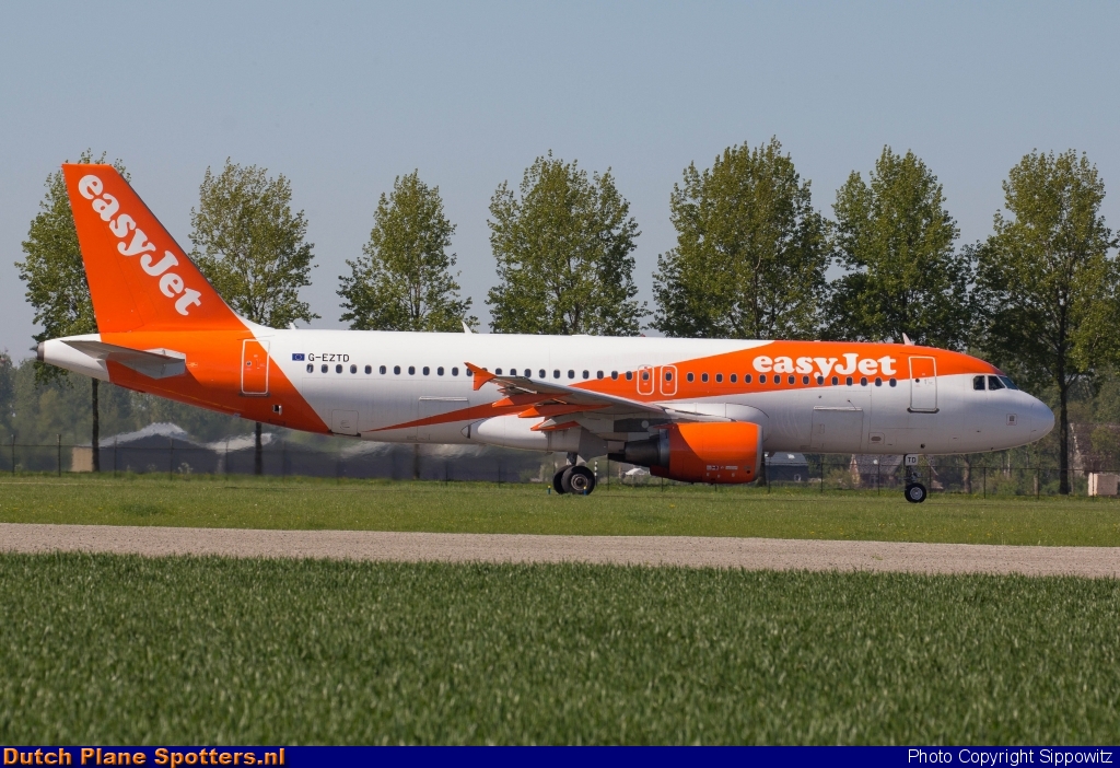 G-EZTD Airbus A320 easyJet by Sippowitz
