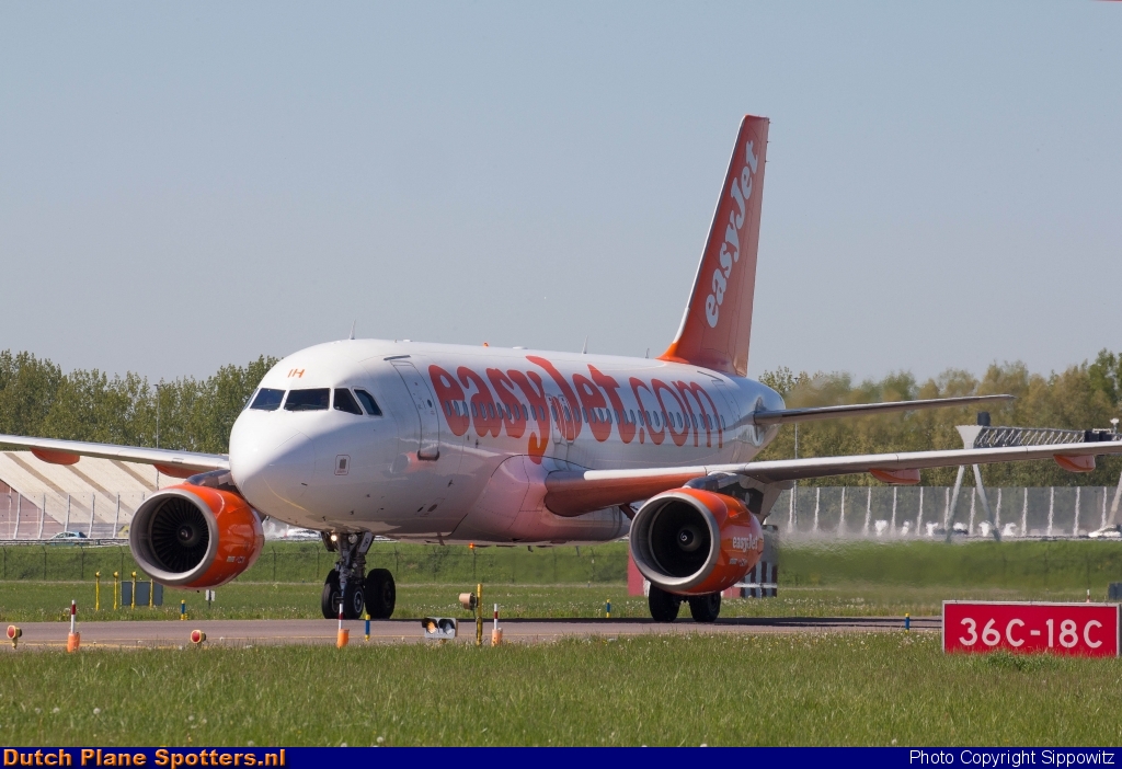 G-EZIH Airbus A319 easyJet by Sippowitz