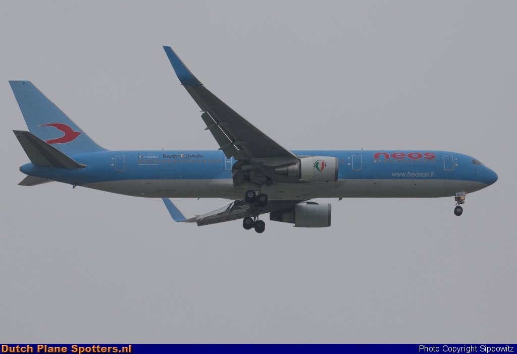 I-NDMJ Boeing 767-300 Neos by Sippowitz