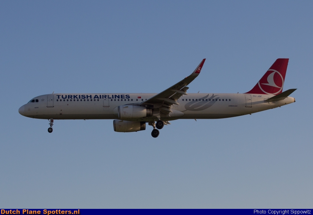 TC-JSF Airbus A321 Turkish Airlines by Sippowitz