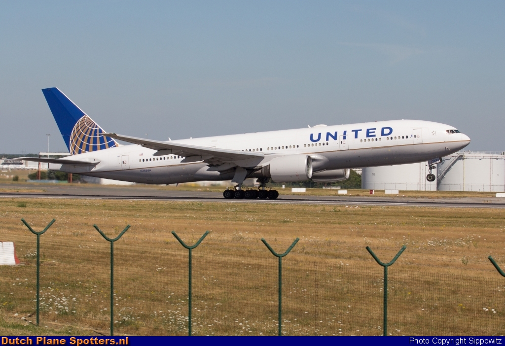 N783UA Boeing 777-200 United Airlines by Sippowitz