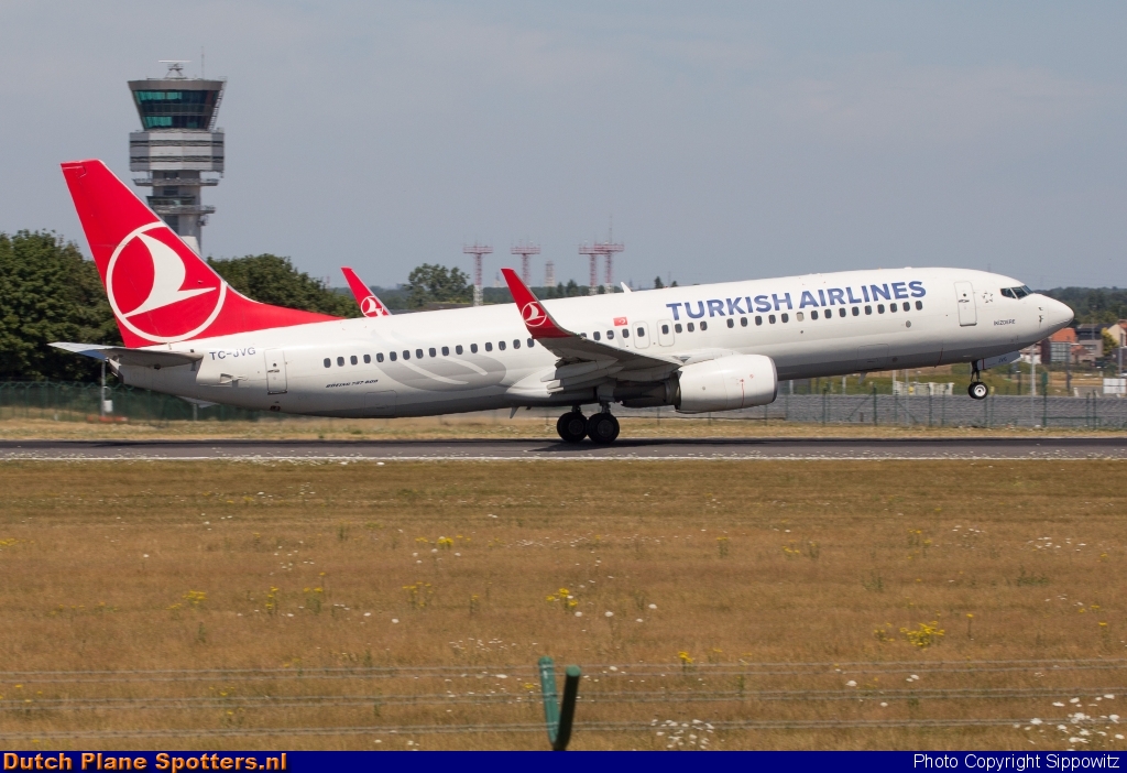 TC-JVG Boeing 737-800 Turkish Airlines by Sippowitz