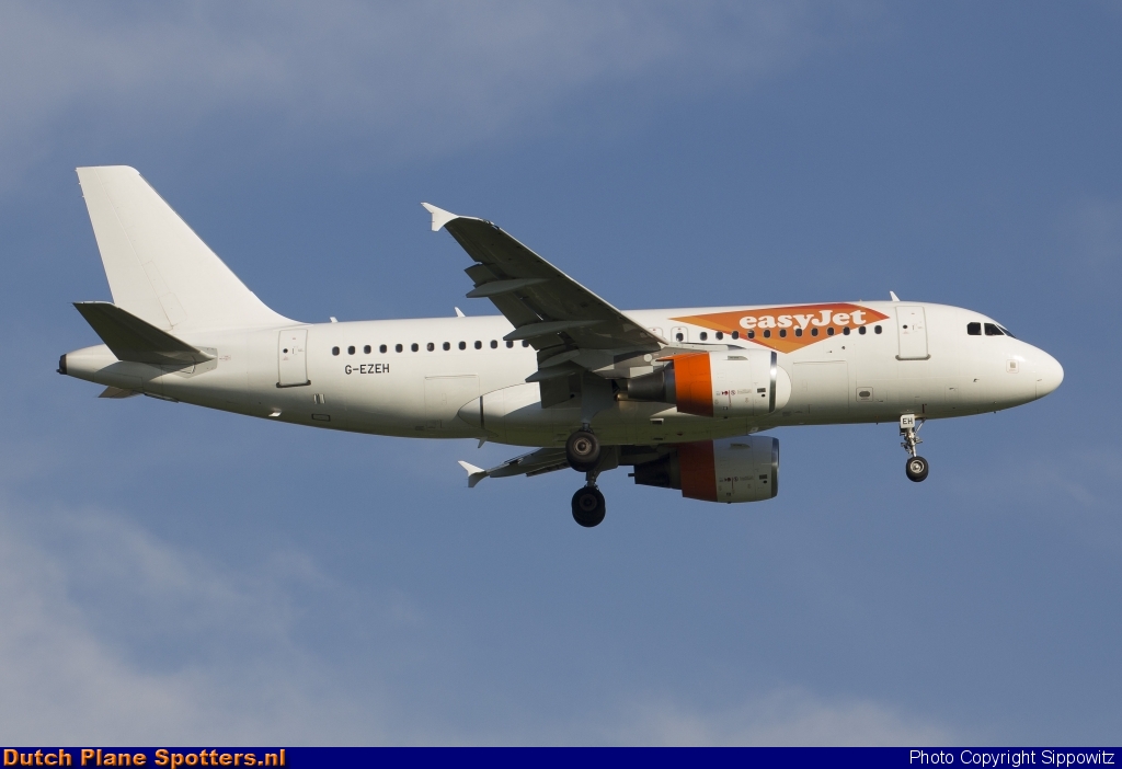 G-EZEH Airbus A319 easyJet by Sippowitz