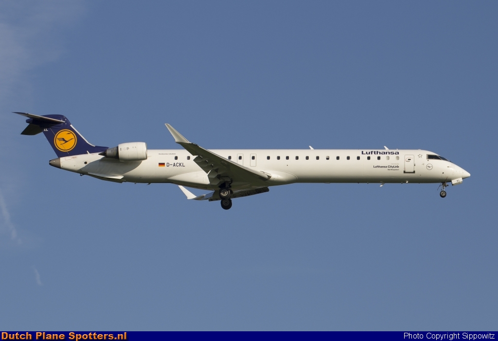 D-ACKL Bombardier Canadair CRJ900 CityLine (Lufthansa Regional) by Sippowitz
