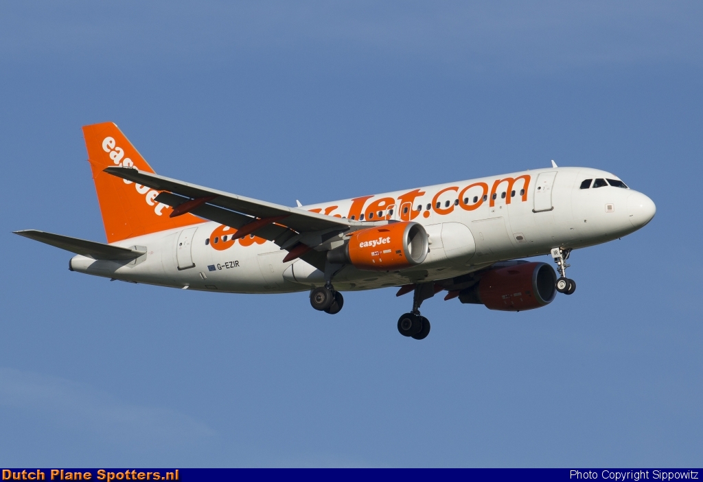 G-EZIR Airbus A319 easyJet by Sippowitz