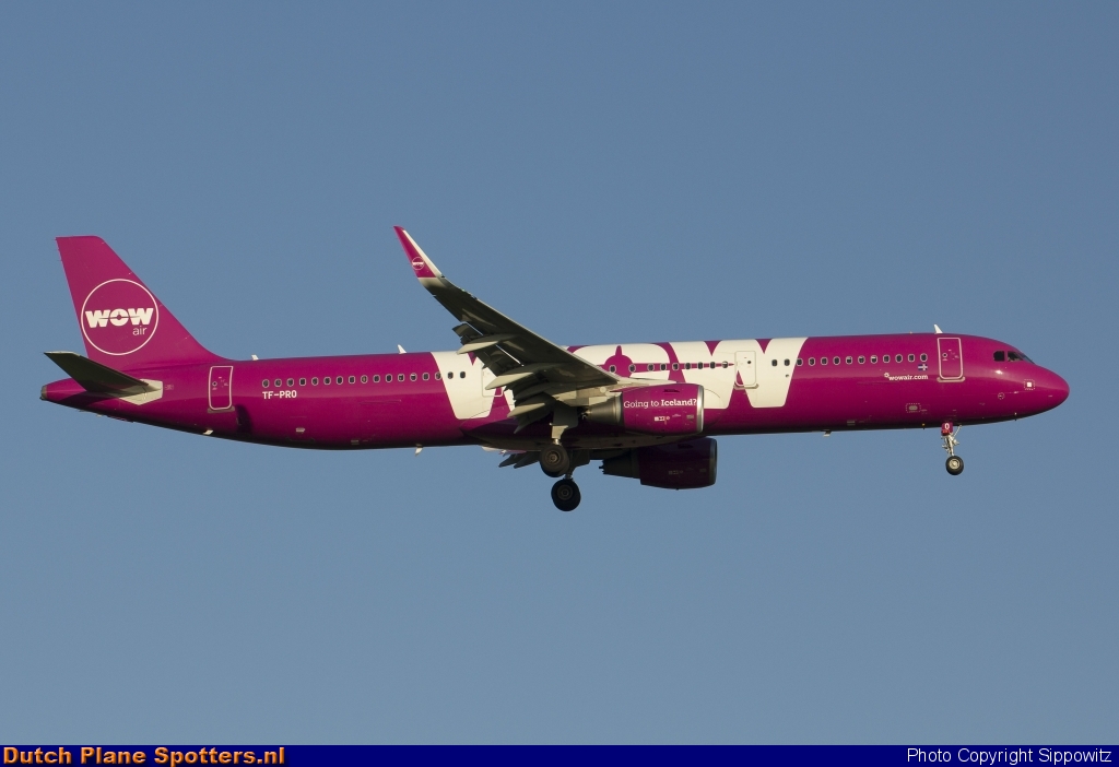 TF-PRO Airbus A321 WOW air by Sippowitz