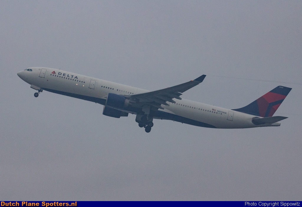 N805NW Airbus A330-300 Delta Airlines by Sippowitz