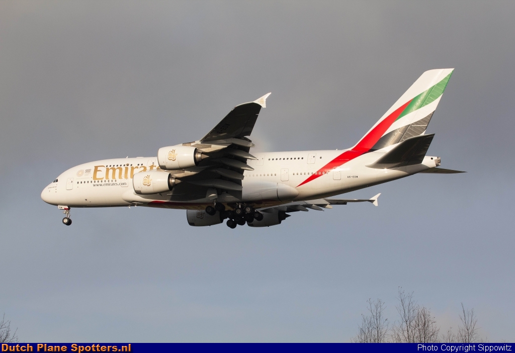 A6-EDW Airbus A380-800 Emirates by Sippowitz