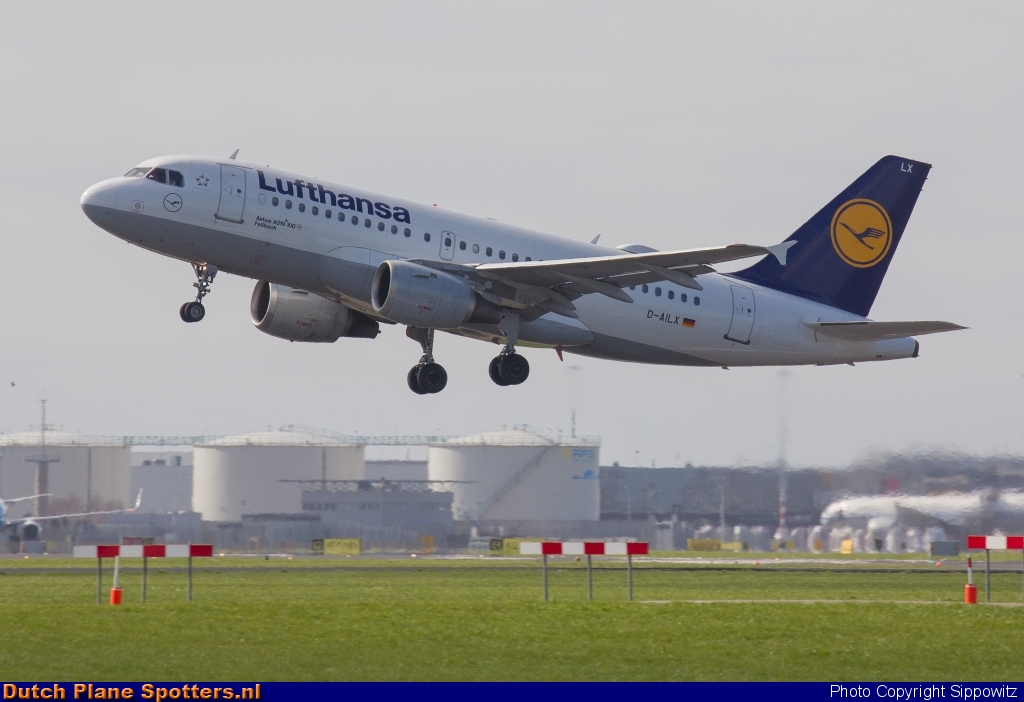 D-AILX Airbus A319 Lufthansa by Sippowitz