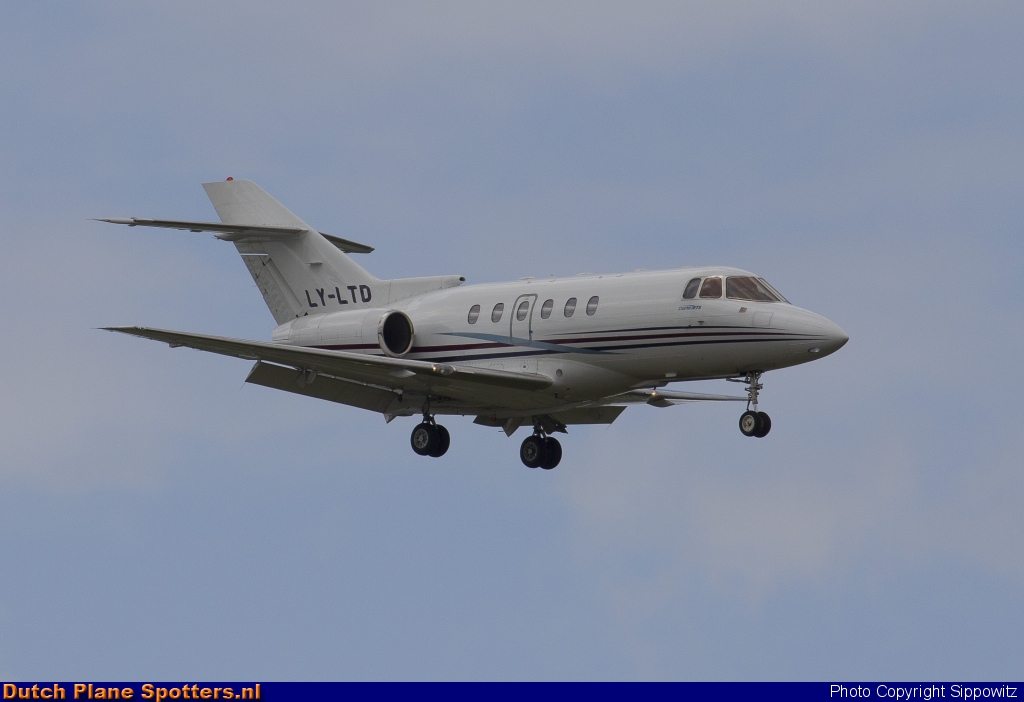 LY-LTD Raytheon Hawker 800XP Charter Jets by Sippowitz