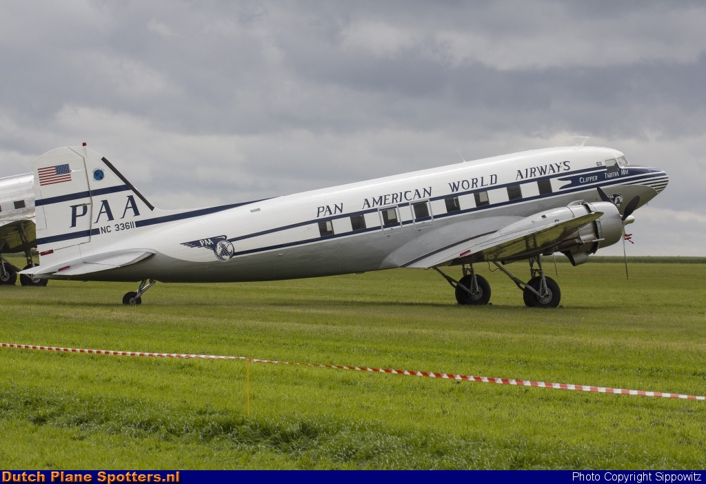 NC33611 Douglas DC3 Private by Sippowitz