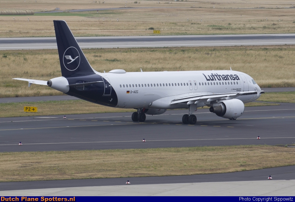 D-AIZC Airbus A320 Lufthansa by Sippowitz