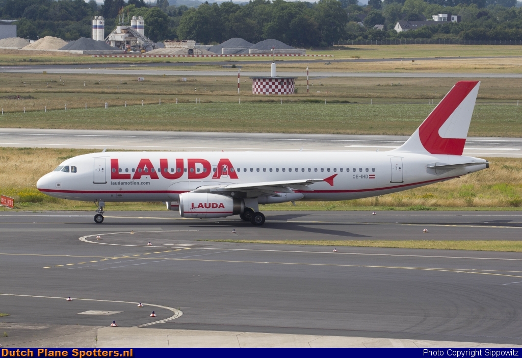OE-IHD Airbus A320 LaudaMotion by Sippowitz