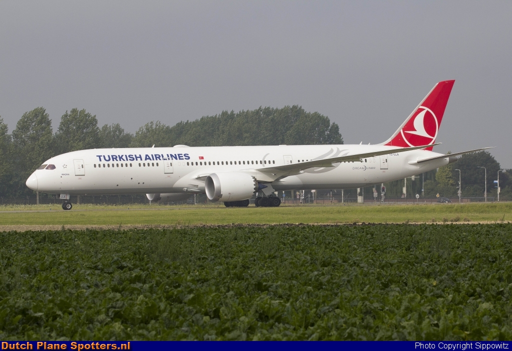 TC-LLA Boeing 787-9 Dreamliner Turkish Airlines by Sippowitz