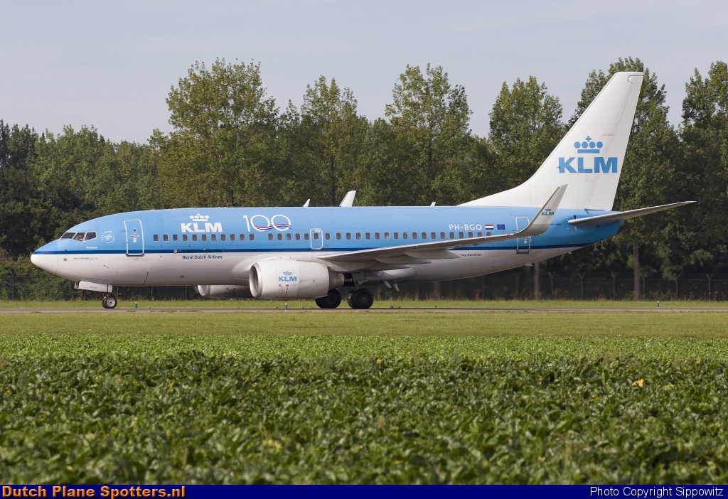 PH-BGQ Boeing 737-700 KLM Royal Dutch Airlines by Sippowitz