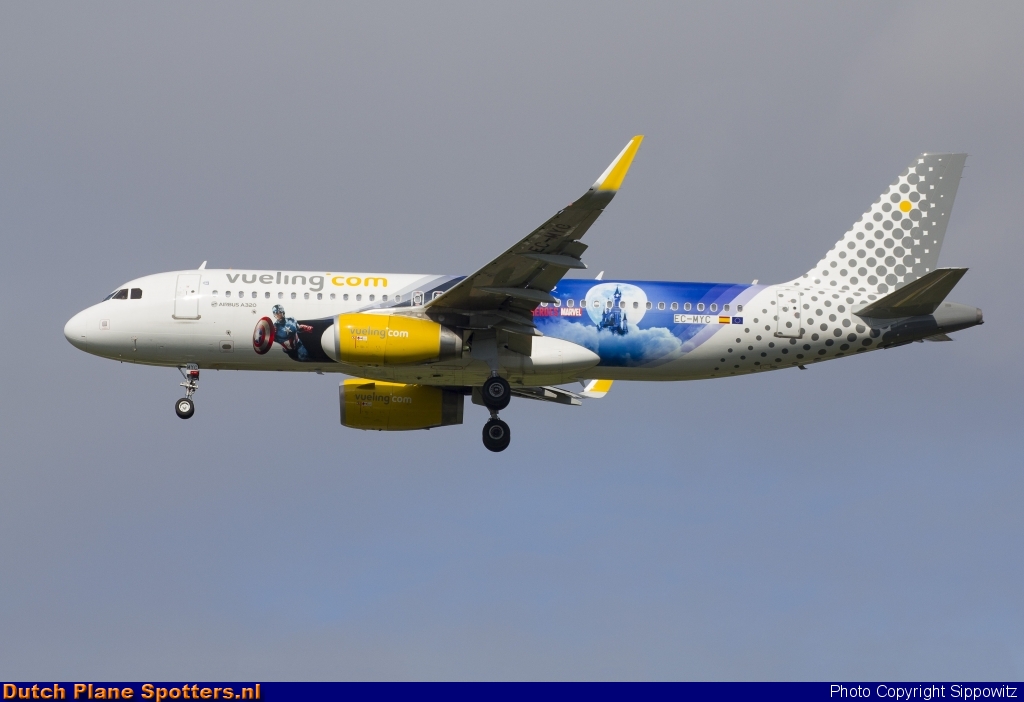 EC-MYC Airbus A320 Vueling.com by Sippowitz