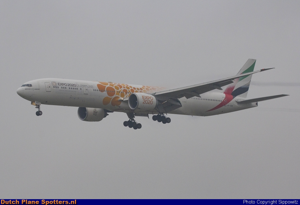 A6-ENM Boeing 777-300 Emirates by Sippowitz