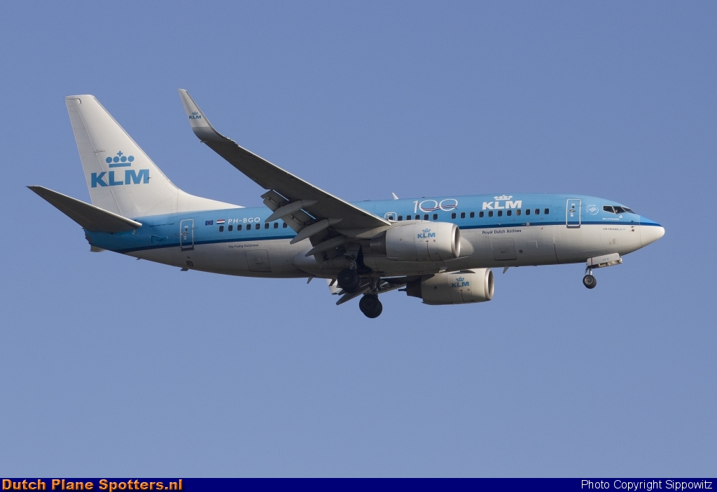 PH-BGO Boeing 737-700 KLM Royal Dutch Airlines by Sippowitz