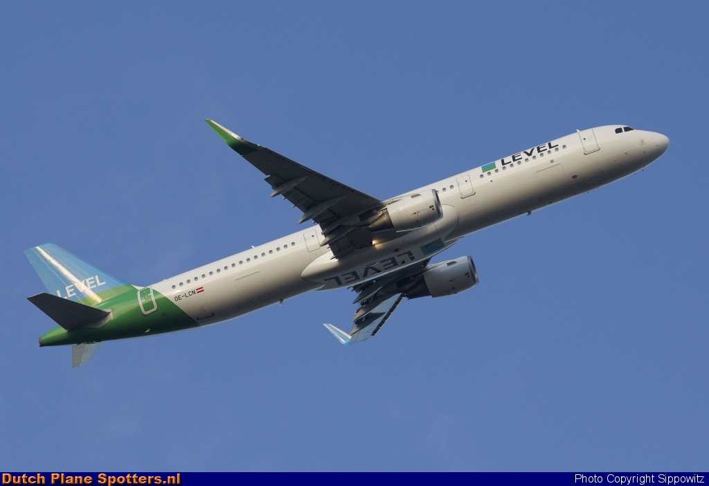 OE-LCN Airbus A321 LEVEL (Anisec) by Sippowitz