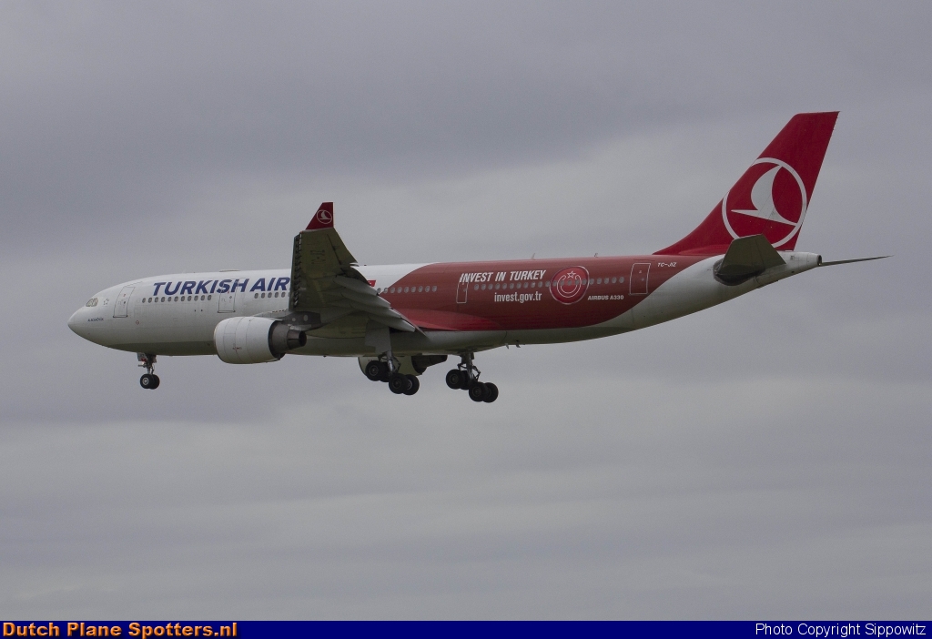 TC-JIZ Airbus A330-200 Turkish Airlines by Sippowitz