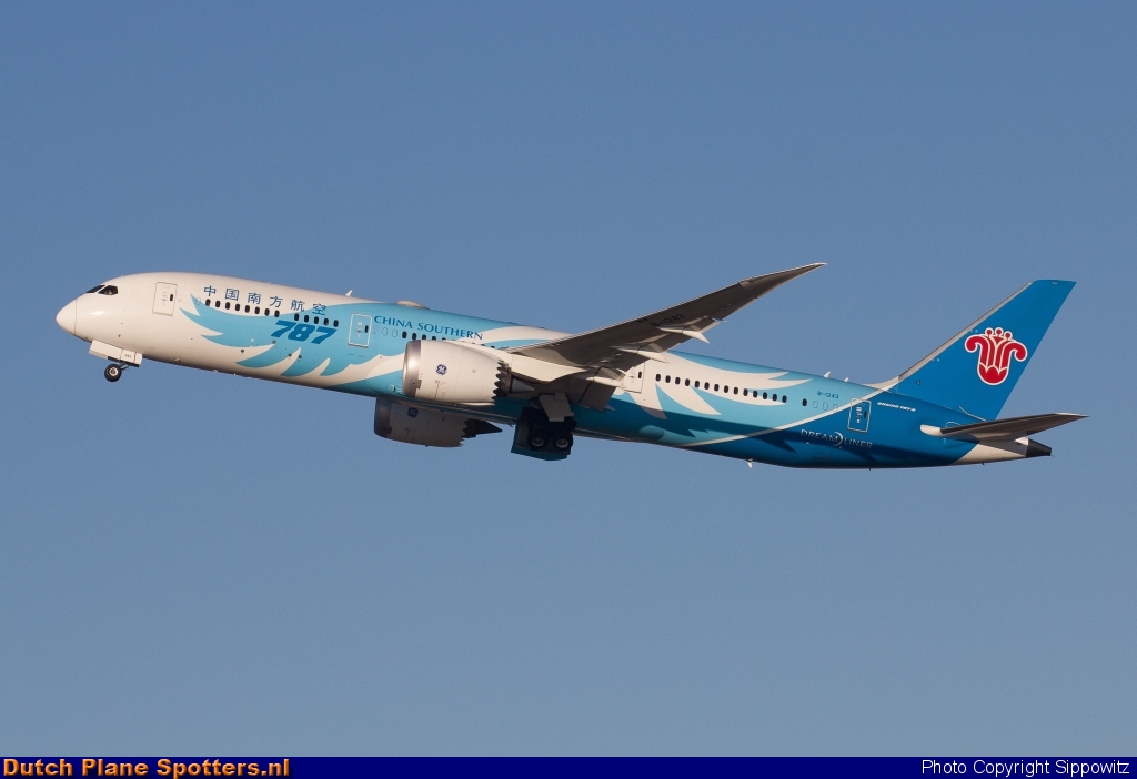 B-1243 Boeing 787-9 Dreamliner China Southern by Sippowitz