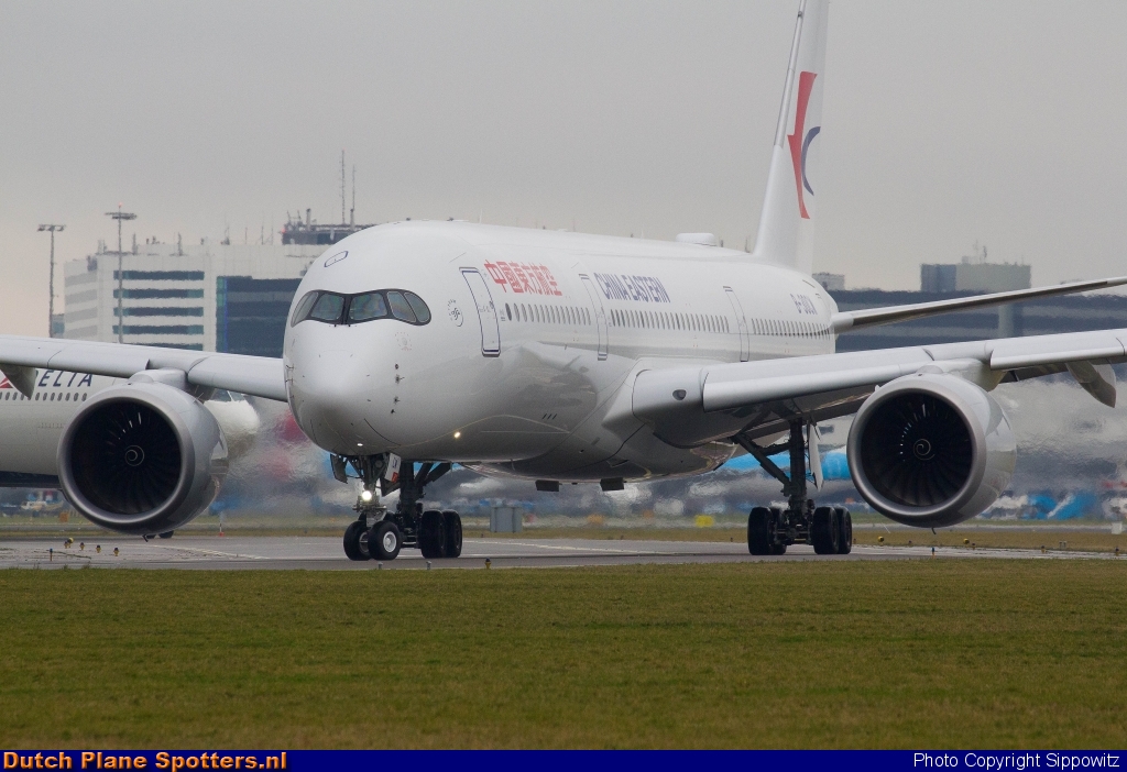 B-30CW Airbus A350-900 China Eastern Airlines by Sippowitz