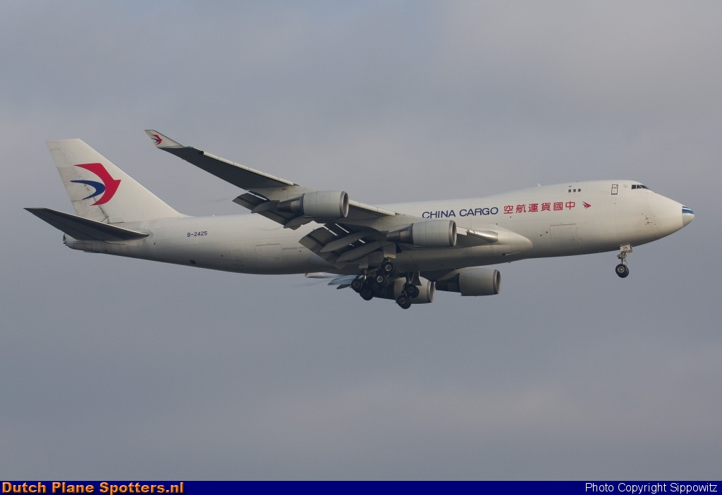 B-2425 Boeing 747-400 China Cargo Airlines by Sippowitz