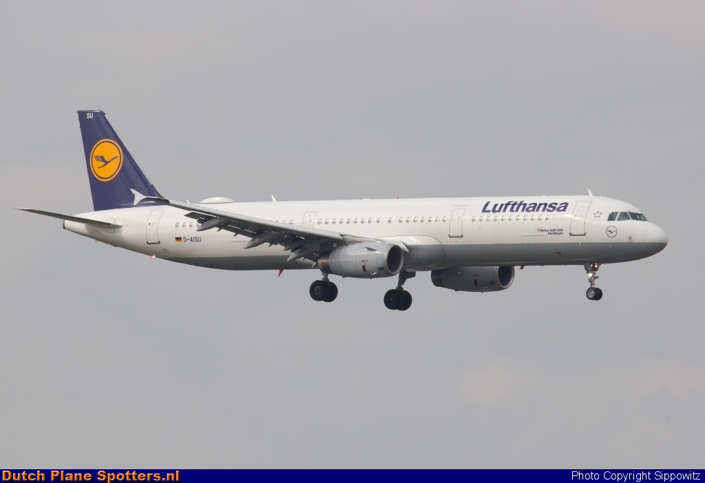 D-AISU Airbus A321 Lufthansa by Sippowitz