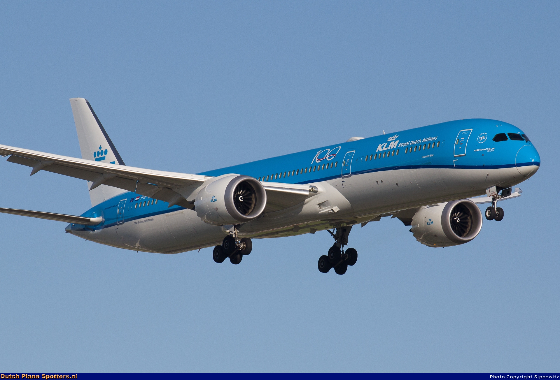 PH-BKD Boeing 787-10 Dreamliner KLM Royal Dutch Airlines by Sippowitz