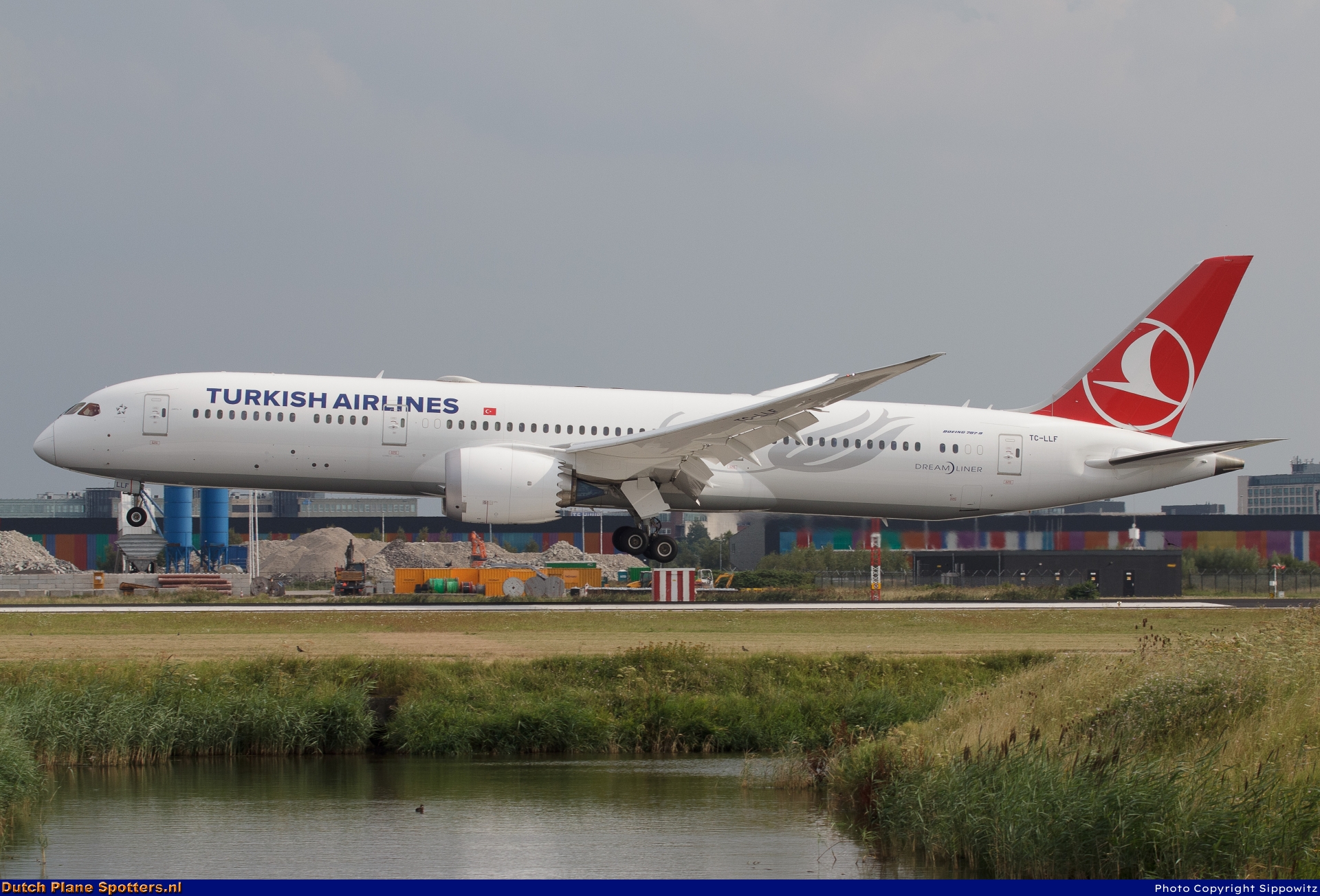TC-LLF Boeing 787-9 Dreamliner Turkish Airlines by Sippowitz