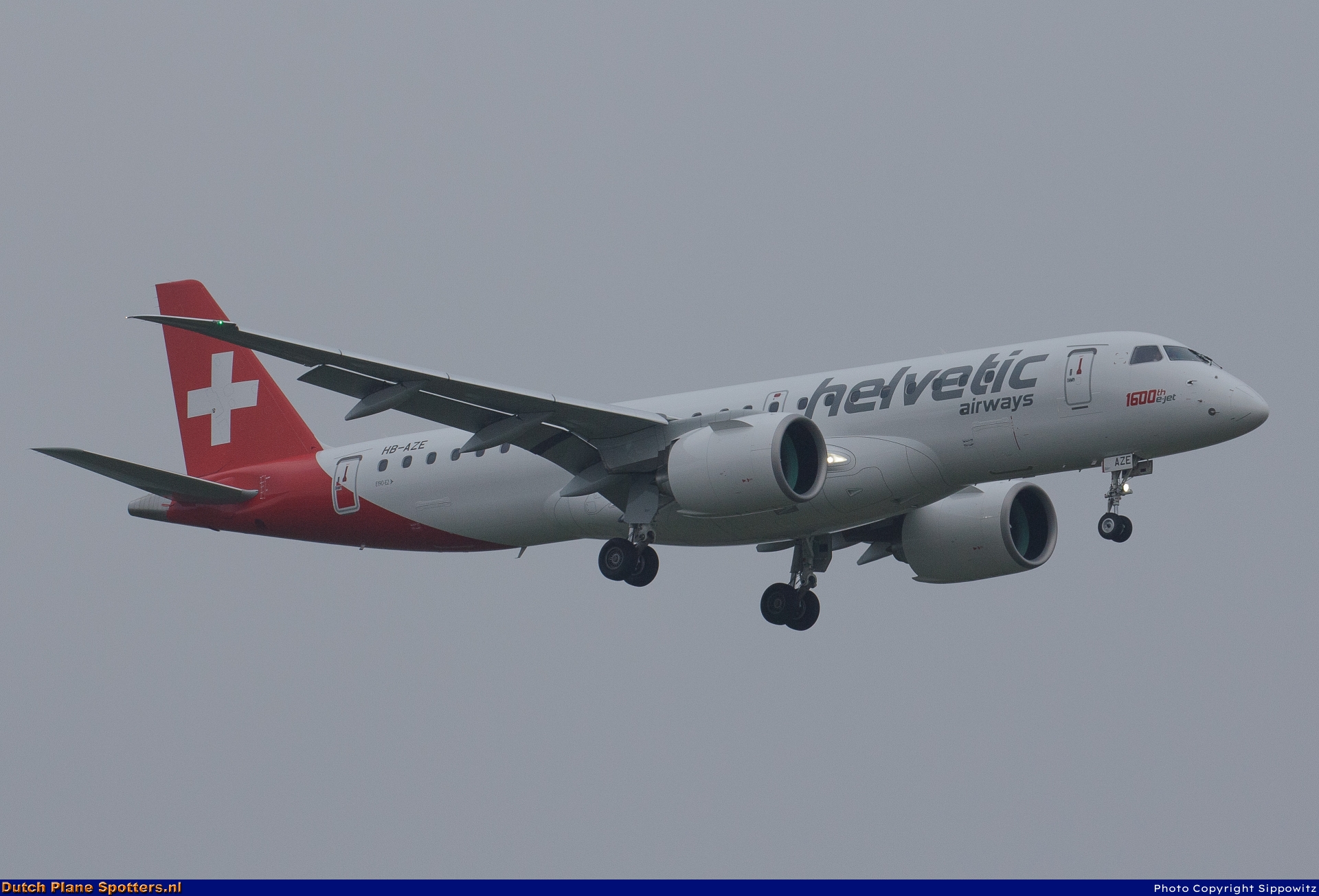 HB-AZE Embraer 190 E2 Helvetic Airways by Sippowitz
