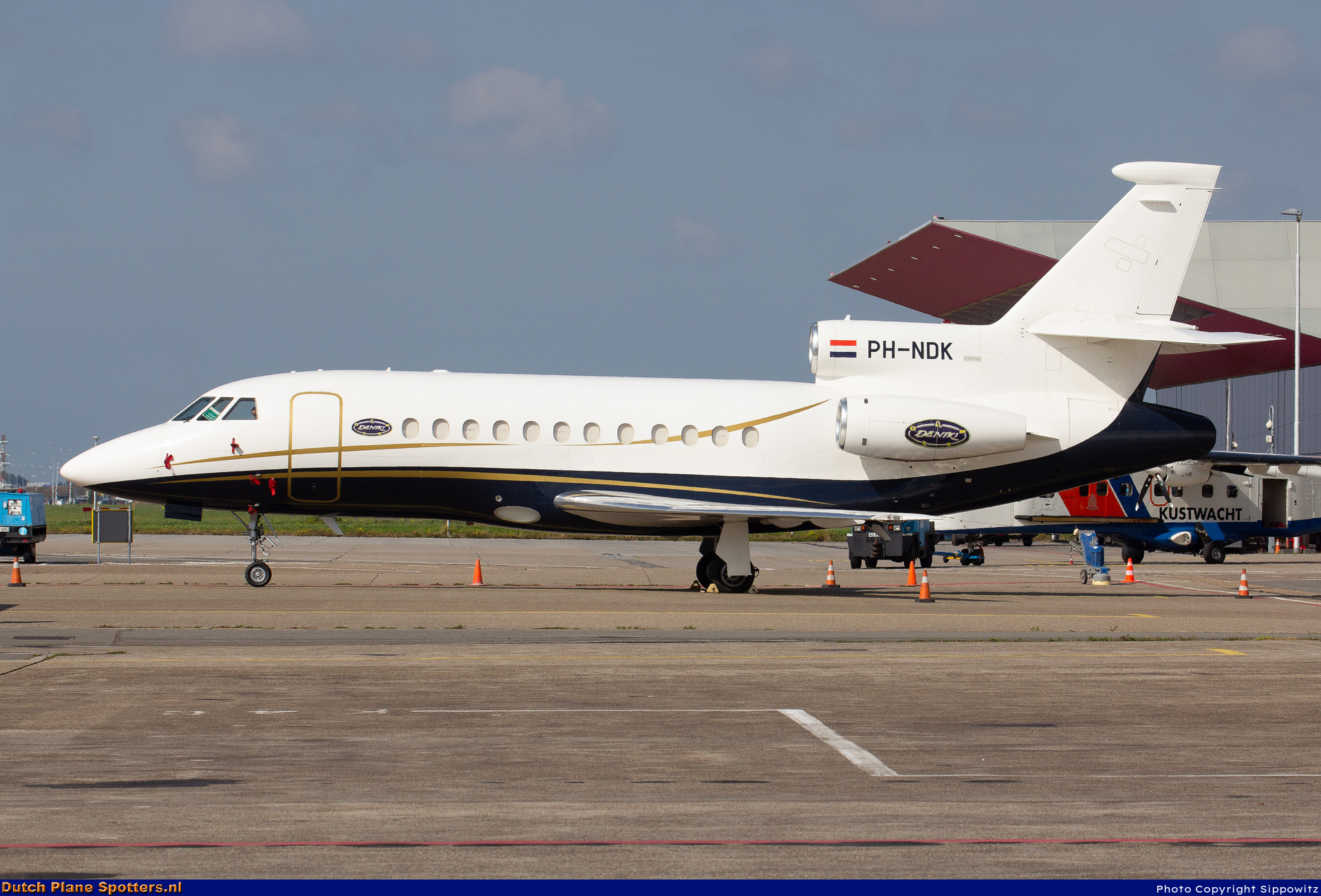 PH-NDK Dassault Falcon 900 Solid Air by Sippowitz