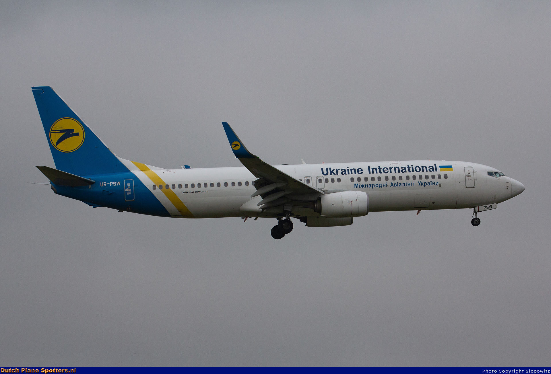 UR-PSW Boeing 737-800 Ukraine International Airlines by Sippowitz
