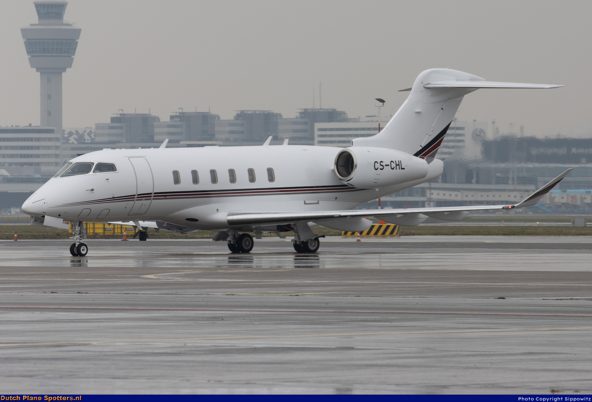 CS-CHL Bombardier Challenger 350 NetJets Europe by Sippowitz