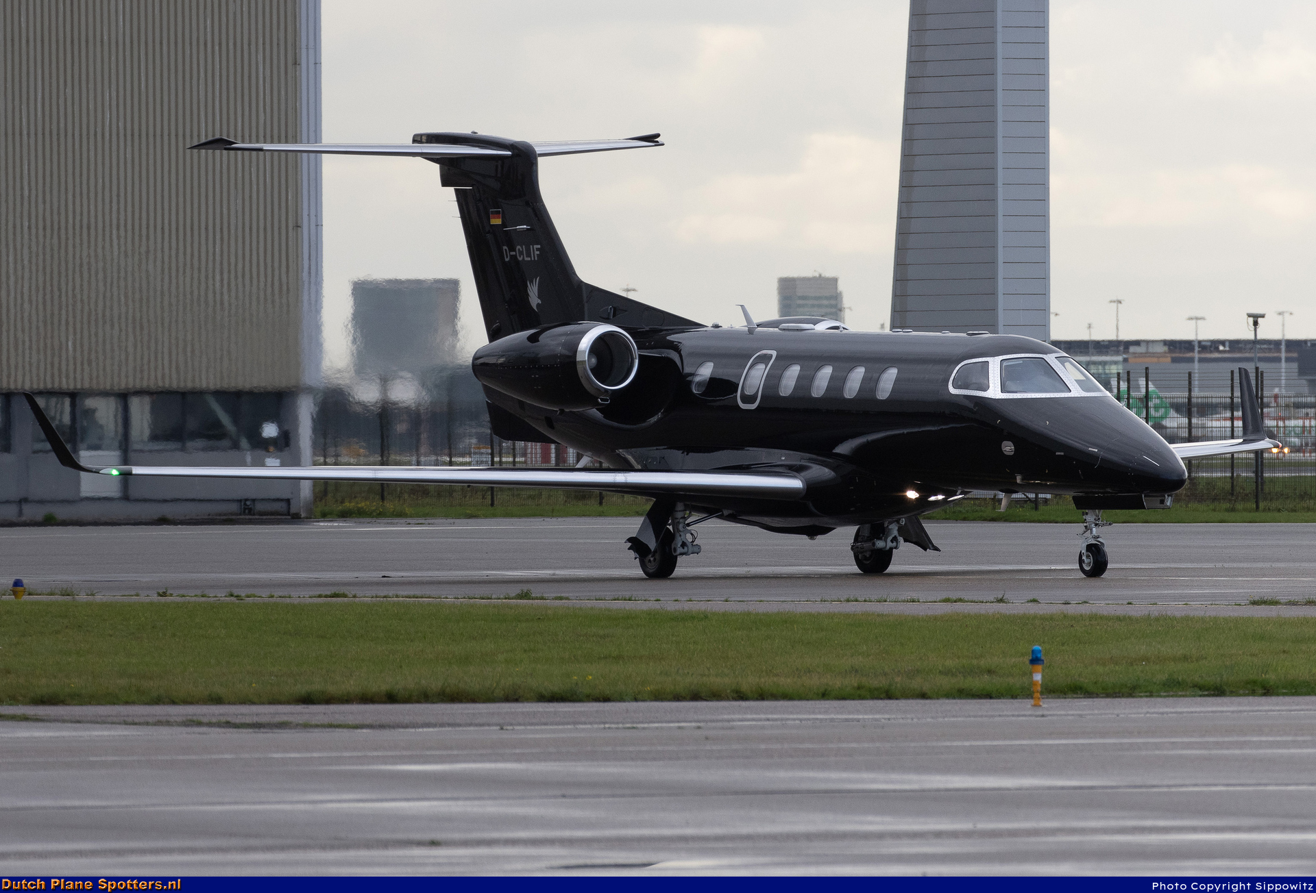 D-CLIF Embraer 500 Phenom 300 Private by Sippowitz