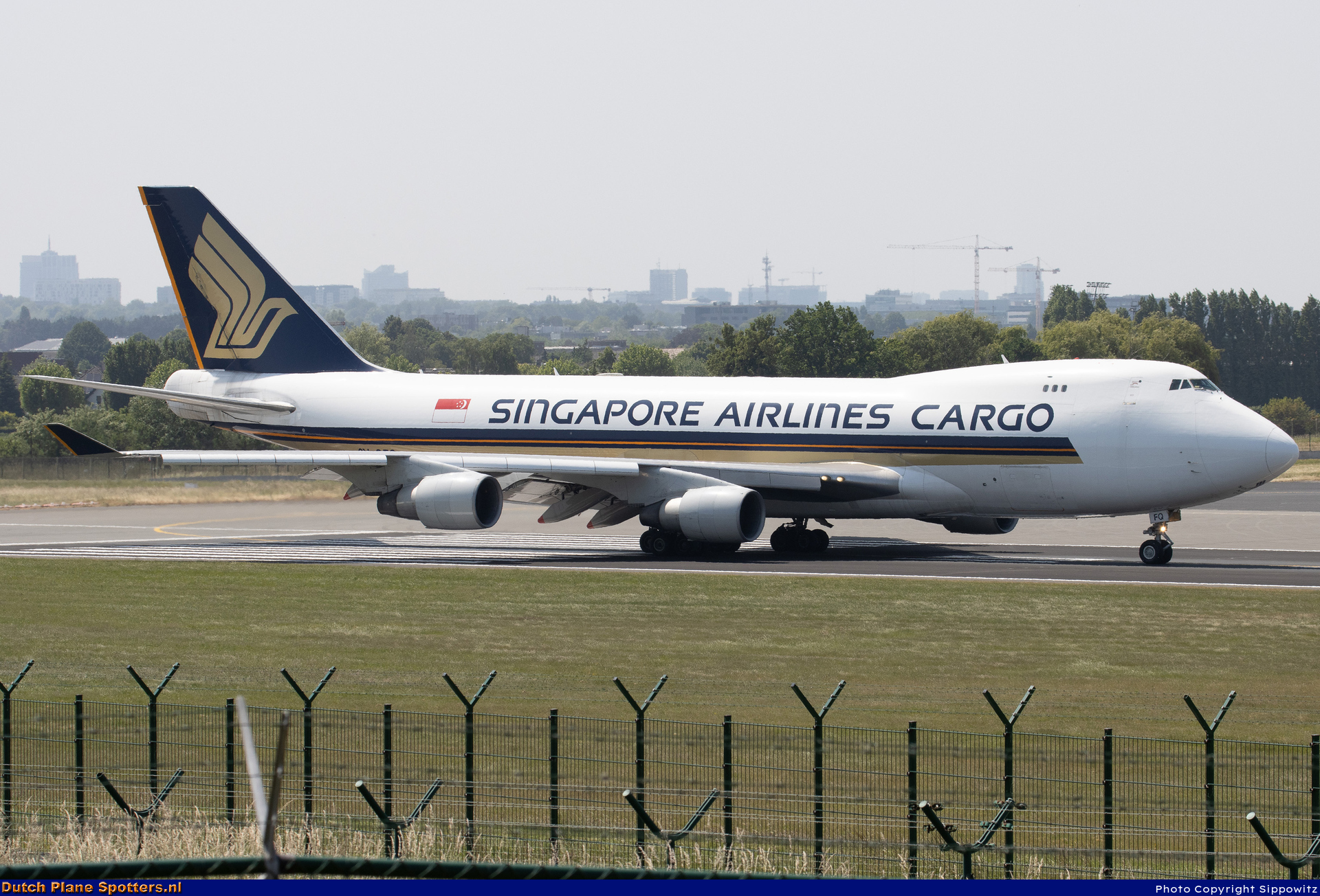 9V-SFQ Boeing 747-400 Singapore Airlines Cargo by Sippowitz